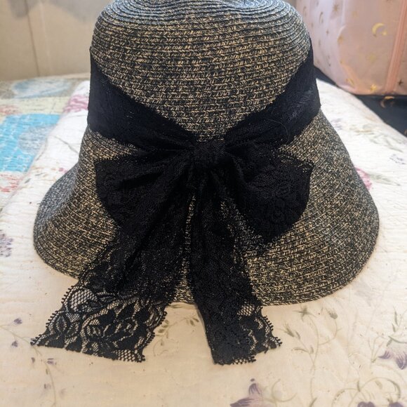 Bucket hat. Black lace bow - Picture 6 of 6